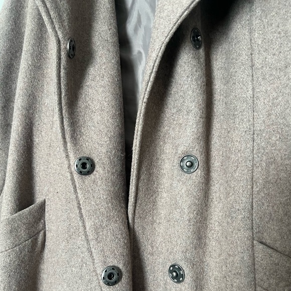 Women’s Wool Blend Merona Brown Tan Coat Jacket Peacoat Size Medium - Picture 3 of 6